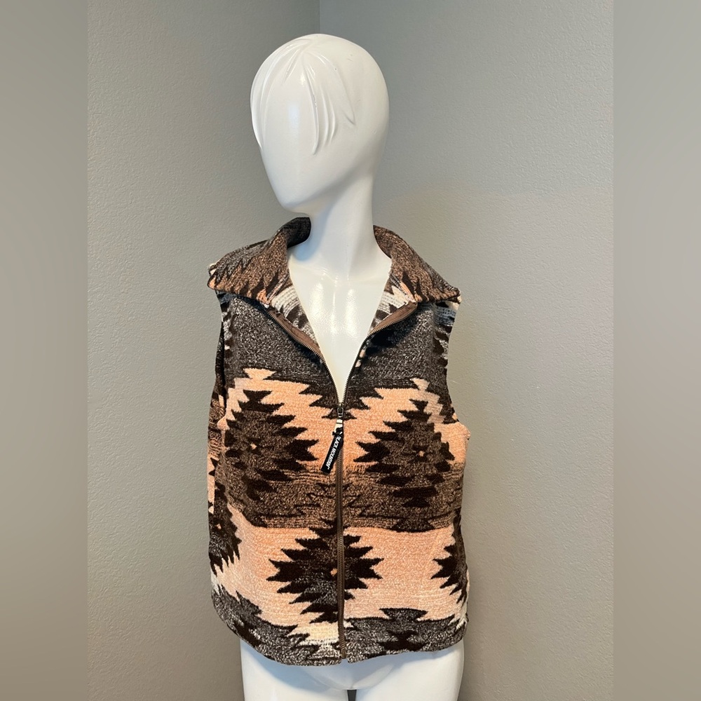 Black Mountain Women”s Aztec Patterned Vest in Brown and Cream  Size M